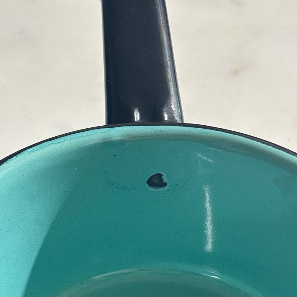 Adorable small vintage Festival Enameled Ware turquoise pot - Picture 5 of 7